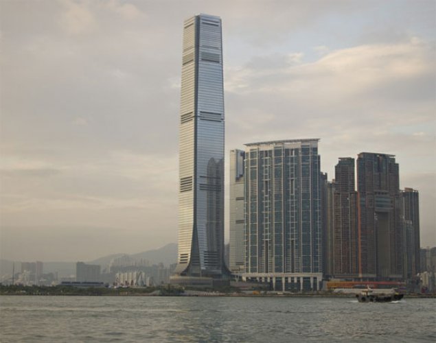 المبنى التجاري العالمي في هونغ كونغ