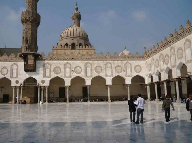 مسجد الحسين في القاهرة 