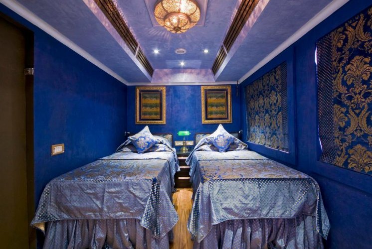 غرفة نوم فى رويال راجستان اون ويلز