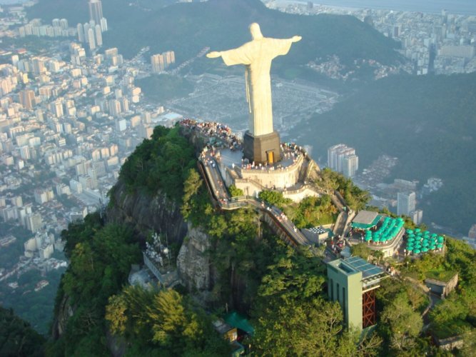  تمثال المسيح الفادي في ريو دي جانيرو