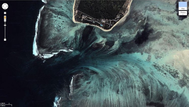 شلال جزيرة موريشيوس من القمر الصناعي