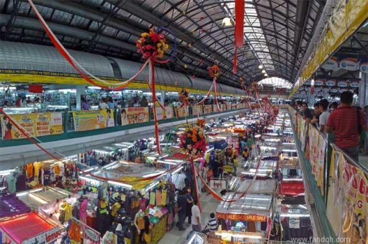 أحد مراكز التسوق في مانيلا