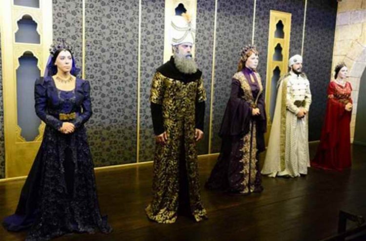 الفنانين في متحف الشمع بتركيا