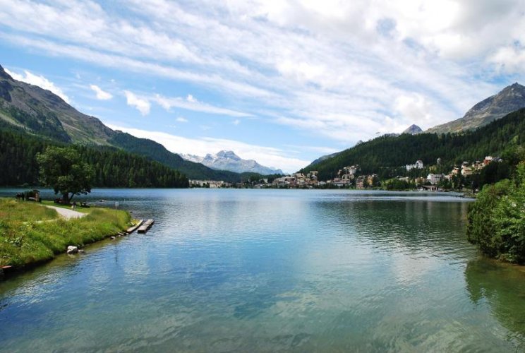 بحيرة سانت موريتز في سويسرا
