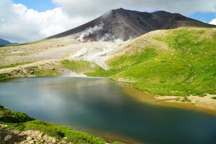 جبل أساهي في جزيرة هوكايدو