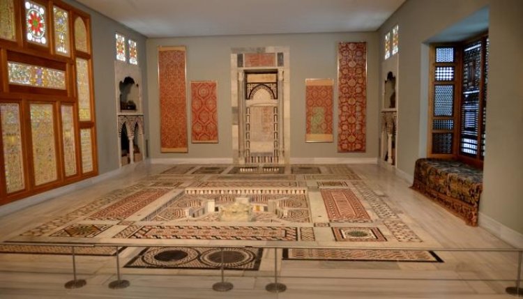 من مقتنيات الفن الإسلامي بمتحف بيانكي