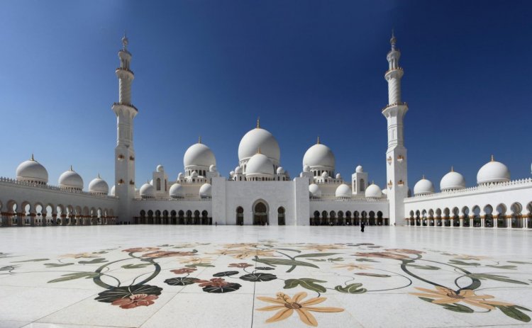 مسجد الشيخ زايد في أبوظبي