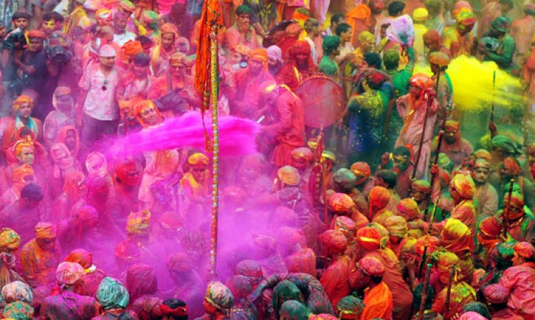 مهرجان هولي بالهند