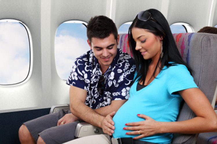نصائح السفر جوًا للنساء الحوامل