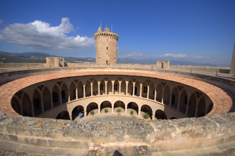 قلعة بيلفير في مايروكا اسبانيا