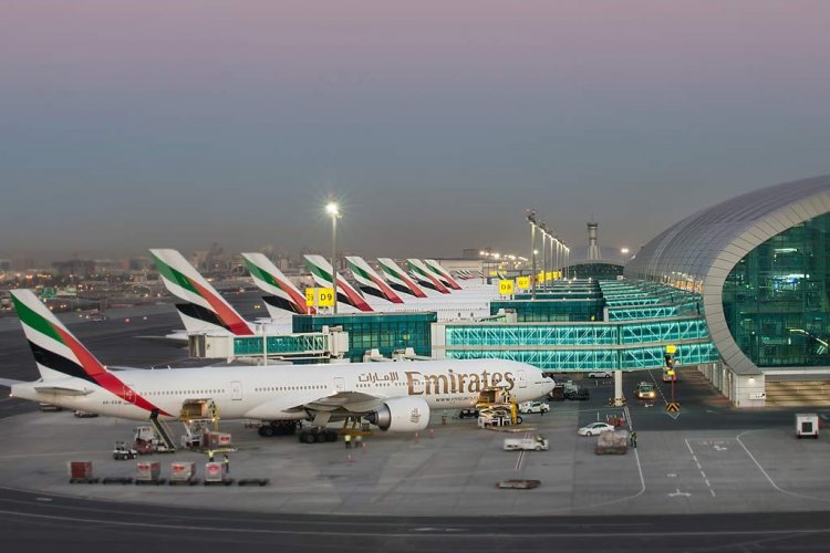 مطارات دبي 