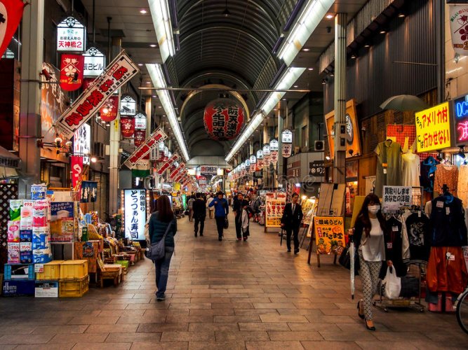 التسوق في أوساكا اليابانية