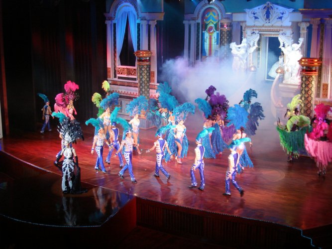 مسرح لاديبوي شوز في بتايا تايلاند