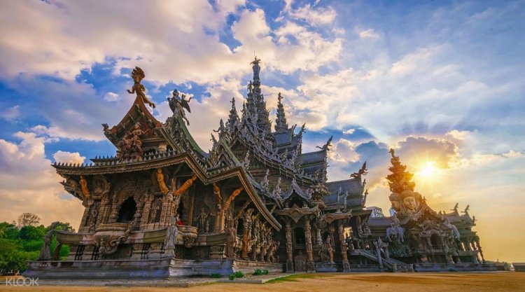 معبد الحقيقة في بتايا تايلاند