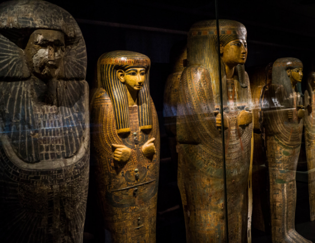 تماثيل مصرية في متحف ليدن الوطني في ليدن هولندا