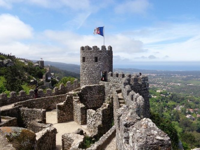 قلعة المور في سينترا البرتغال