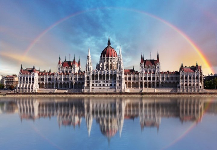 مبنى البرلمان الهنغاري في بودابست هنغاريا