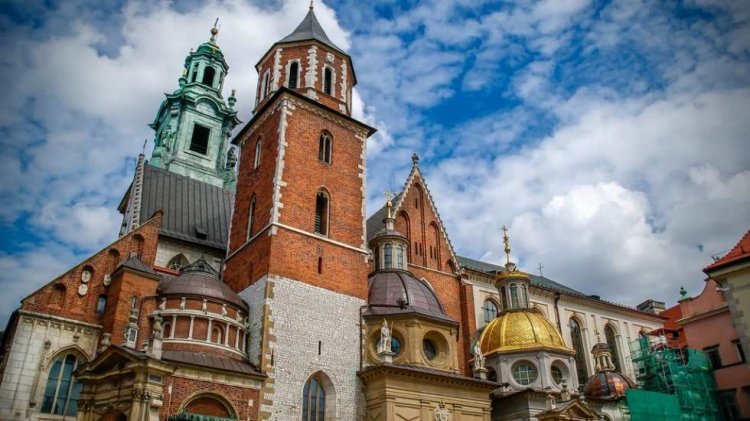 كاتدرائية فافل في كراكوف بولندا