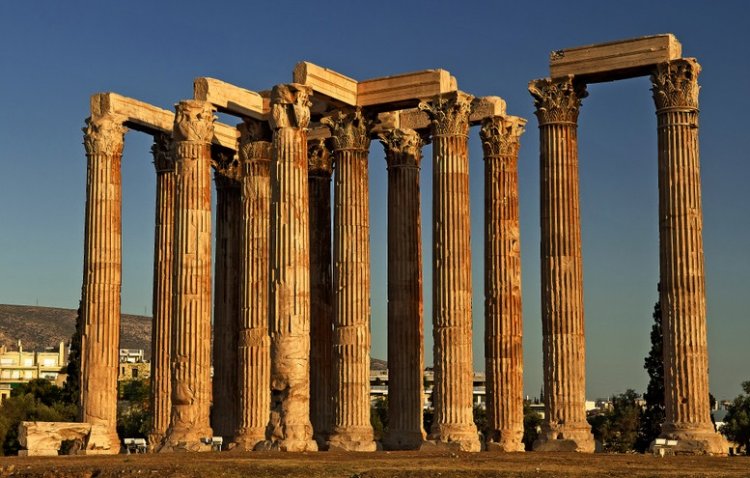 معبد زيوس الأولمبي في أثينا