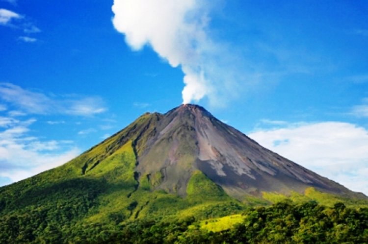 بركان أرينال النشط في كوستاريكا 