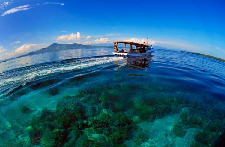 جزيرة بوناكين في إندونيسيا