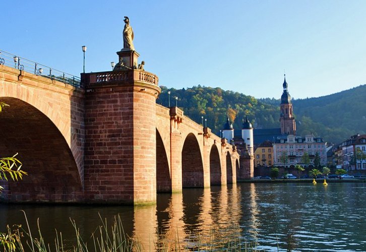 الجسر القديم في مدينة هايدلبرغ في ألمانيا