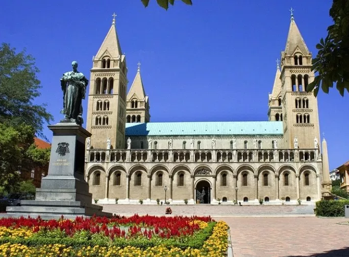 كاتدرائية بيتش هنغاريا
