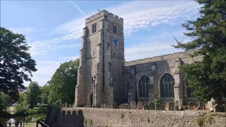 كنيسة جميع القديسين في ميدستون المملكة المتحدة