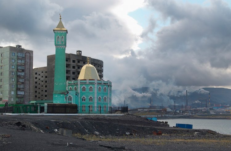 مسجد نور كمال في مدينة نوريلسك الروسية