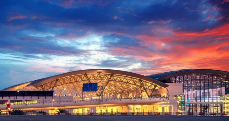 مطار مسقط الدولي