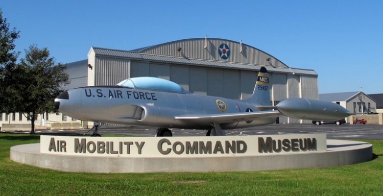 متحف قيادة الحركة الجوية في ولاية ديلاوير الأمريكية