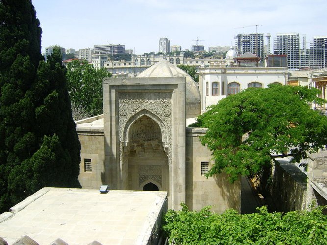 قصر الشروانشاهانيين