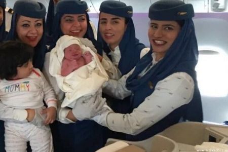 ولادة مفاجئة على طائرة سعودية