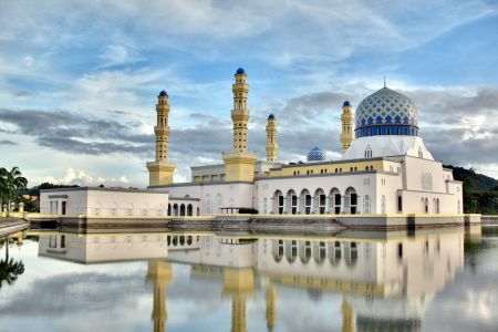 المسجد العائم في ماليزيا