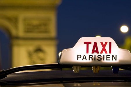 اللوحة الرسمية لتاكسي باريس