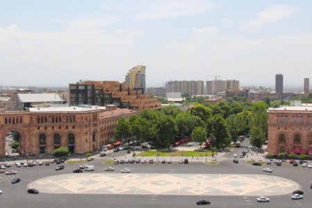 ساحة الحرية في مدينة يريفان أرمينيا