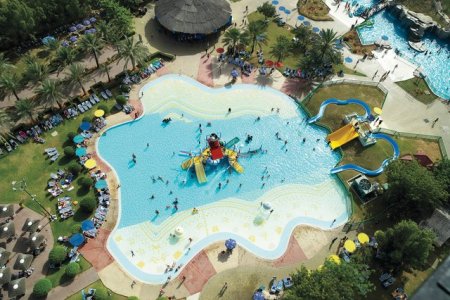 حديقة دريم لاند للألعاب المائية في أم القيوين