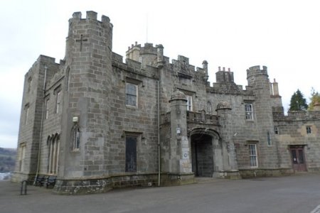 قلعة البلوش في اسكتلندا