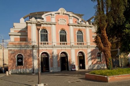 مسرح امبرا جوفينيلي في روما 