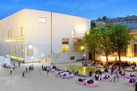  متحف ليوبولد الفني في فيننا بالنمسا 