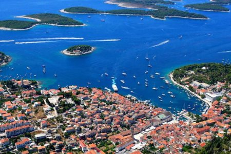 جزيرة هفار في كرواتيا