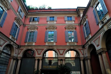 متحف بولدي بيزولي في ميلانو