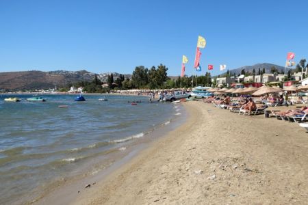 شاطئ بيتز “Bitez Beach” في بودروم تركيا