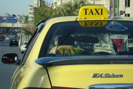 سيارة الأجرة أو التاكسي في عمان