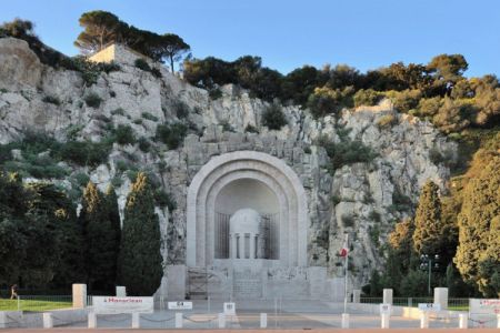 ‫نصب تذكاري الحرب - Monument aux Morts‬ في نيس