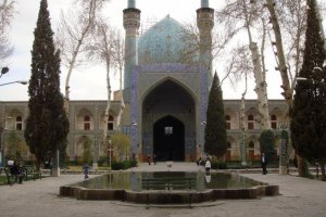 مدرسة جهار باغ في أصفهان - إيران