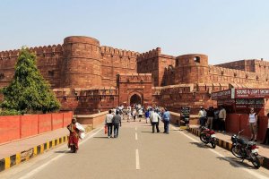 قلعة أغرا في الهند