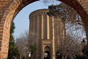 برج طغرل في إيران