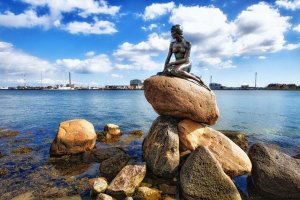 تمثال حورية البحر 