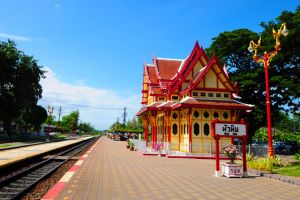 محطة السكك الحديدية في هواهين - تايلاند